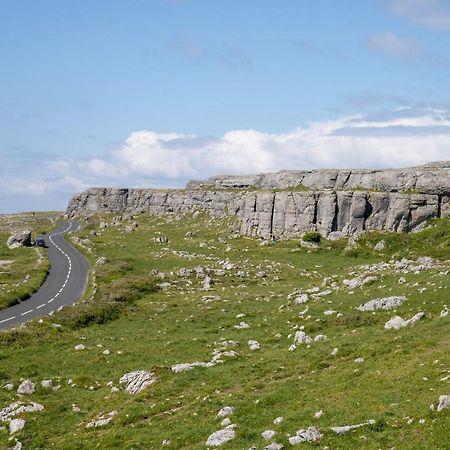 Hotel Into The Burren à Murroogh Extérieur photo