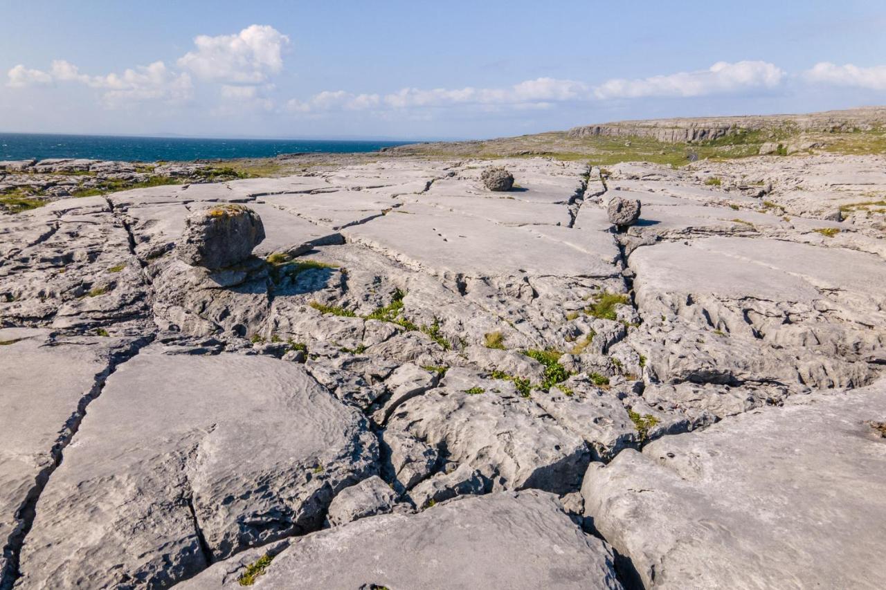 Hotel Into The Burren à Murroogh Extérieur photo