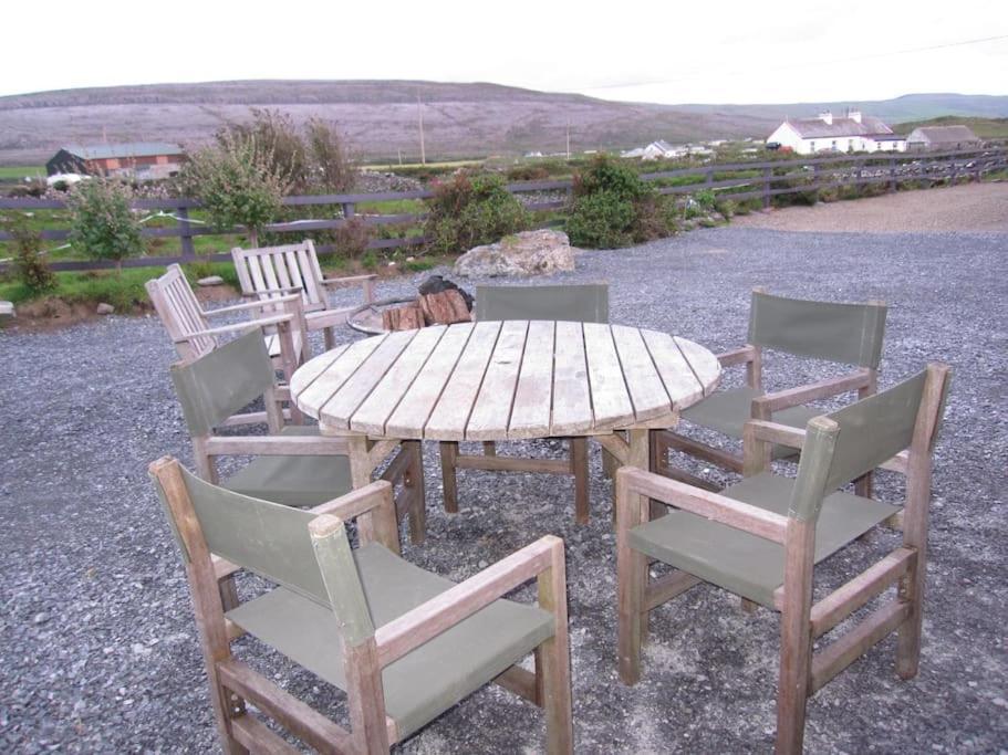 Hotel Into The Burren à Murroogh Extérieur photo