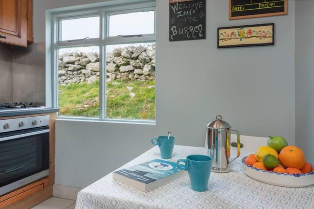 Hotel Into The Burren à Murroogh Extérieur photo