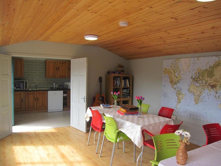 Hotel Into The Burren à Murroogh Extérieur photo